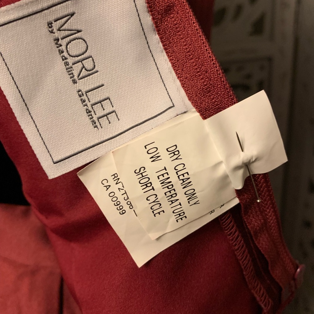 NEW! MORI LEE BURGUNDY RED TOP & SKIRT FORMAL PROM DRESS EVENING GOWN - Picture 13 of 15